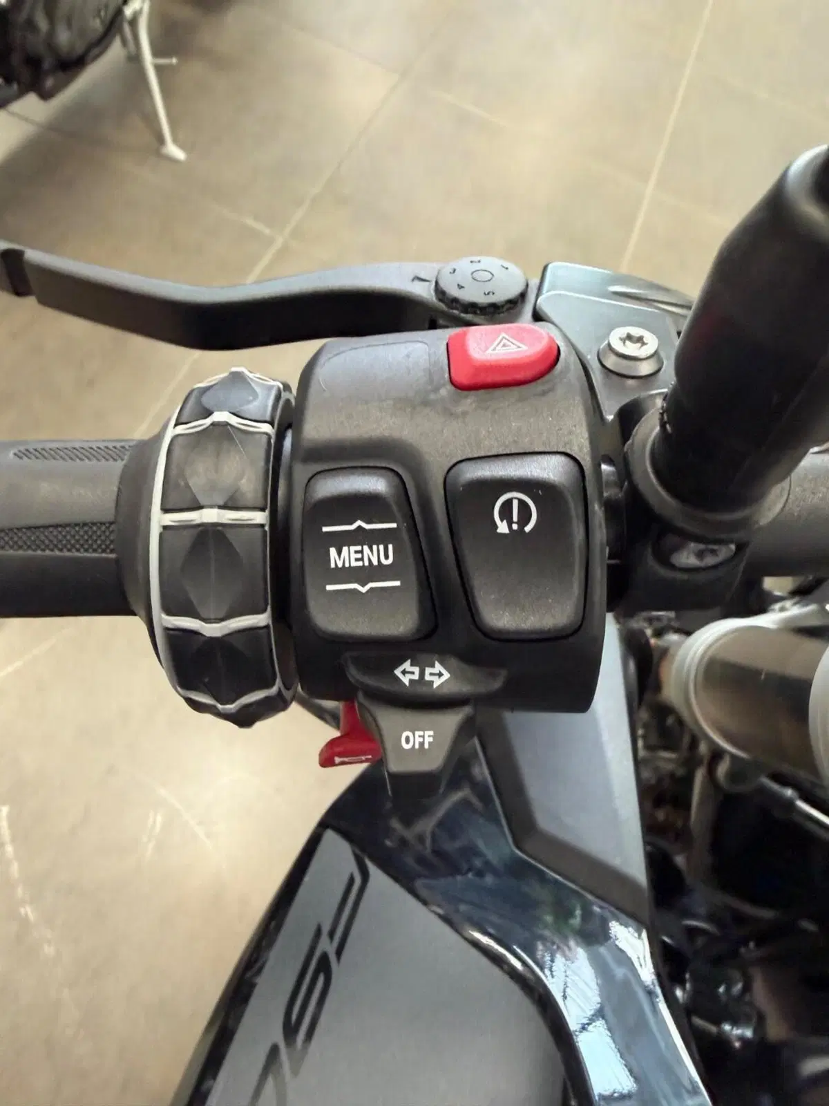 Bmw F 900 R (2025 - 27) (9)