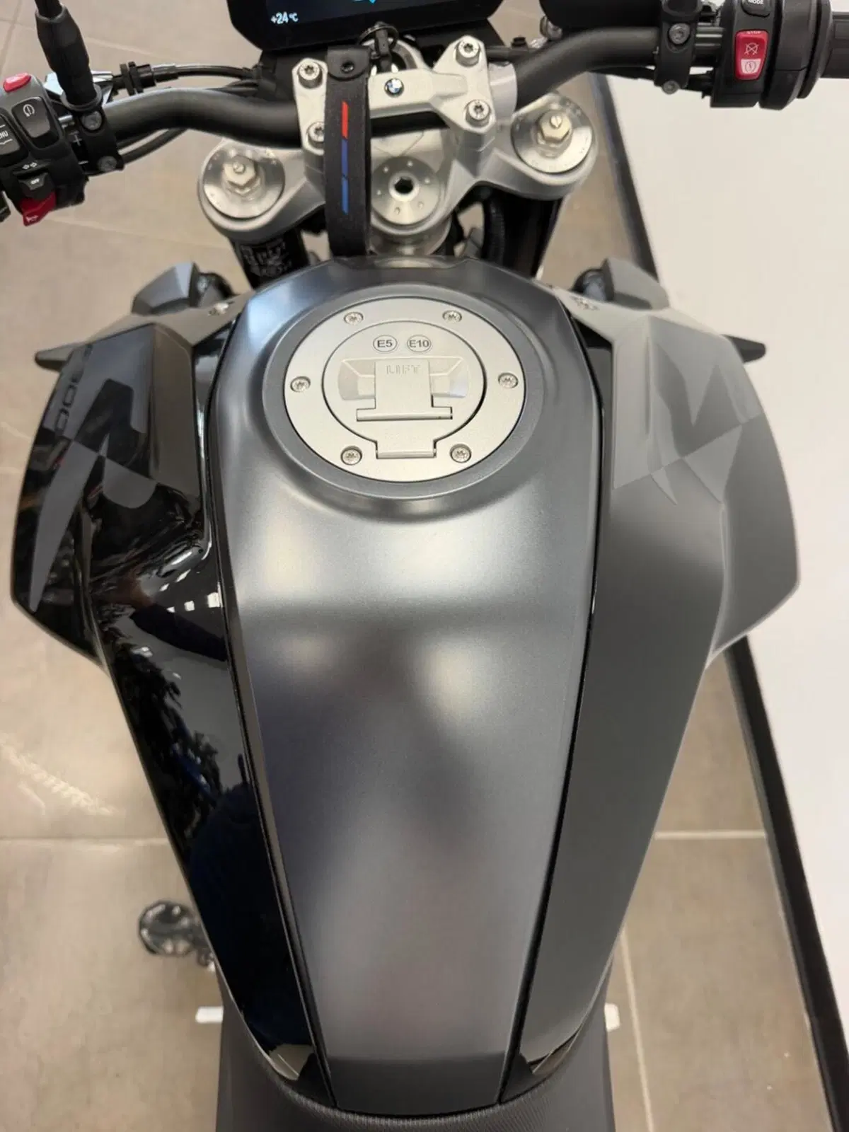 Bmw F 900 R (2025 - 27) (10)