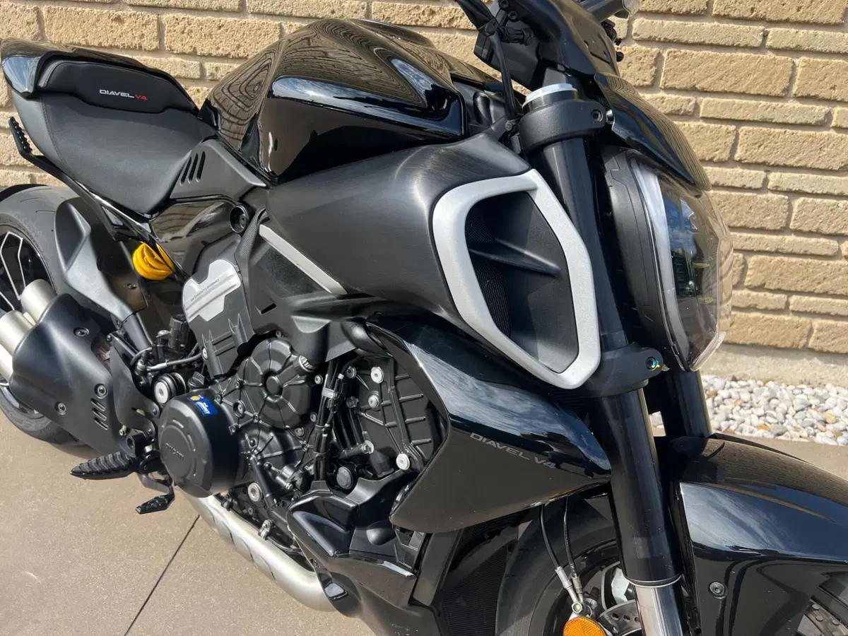 Ducati Diavel V4 (2023 - 26) (9)