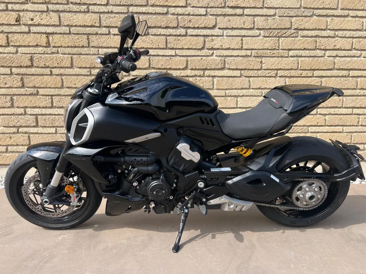 Ducati Diavel V4 (2023 - 26) (14)