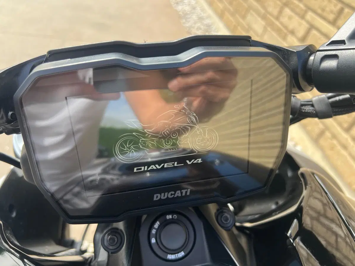 Ducati Diavel V4 (2023 - 26) (16)