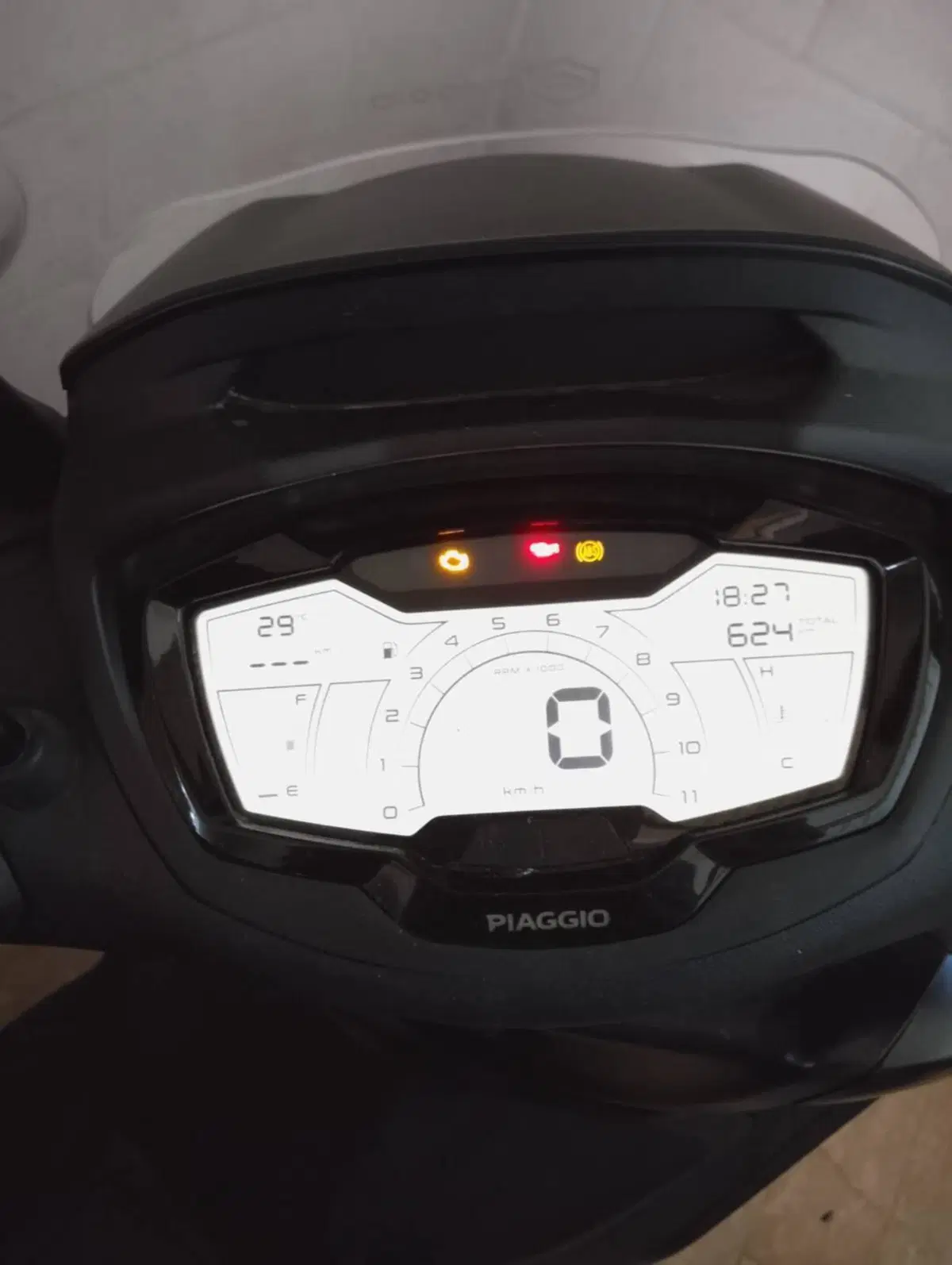 Piaggio Beverly 400 (2025 - 26) (4)