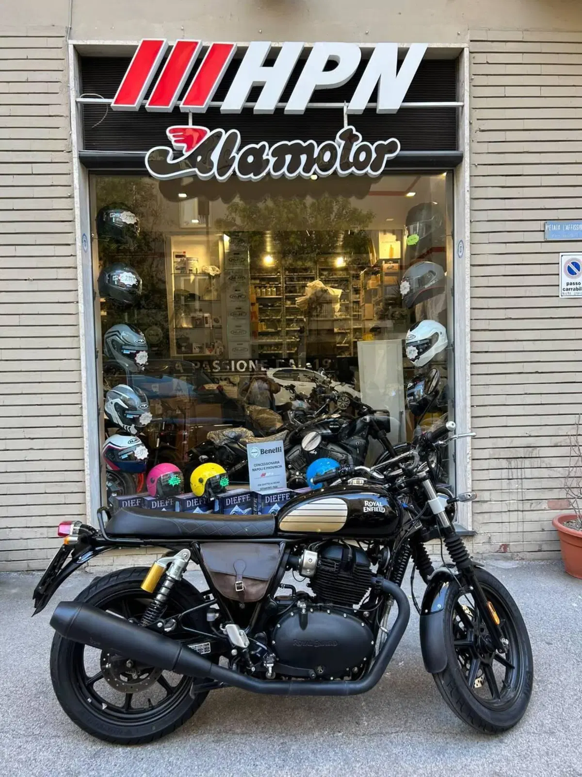 Royal Enfield Interceptor 650 (2021 - 26) (2)