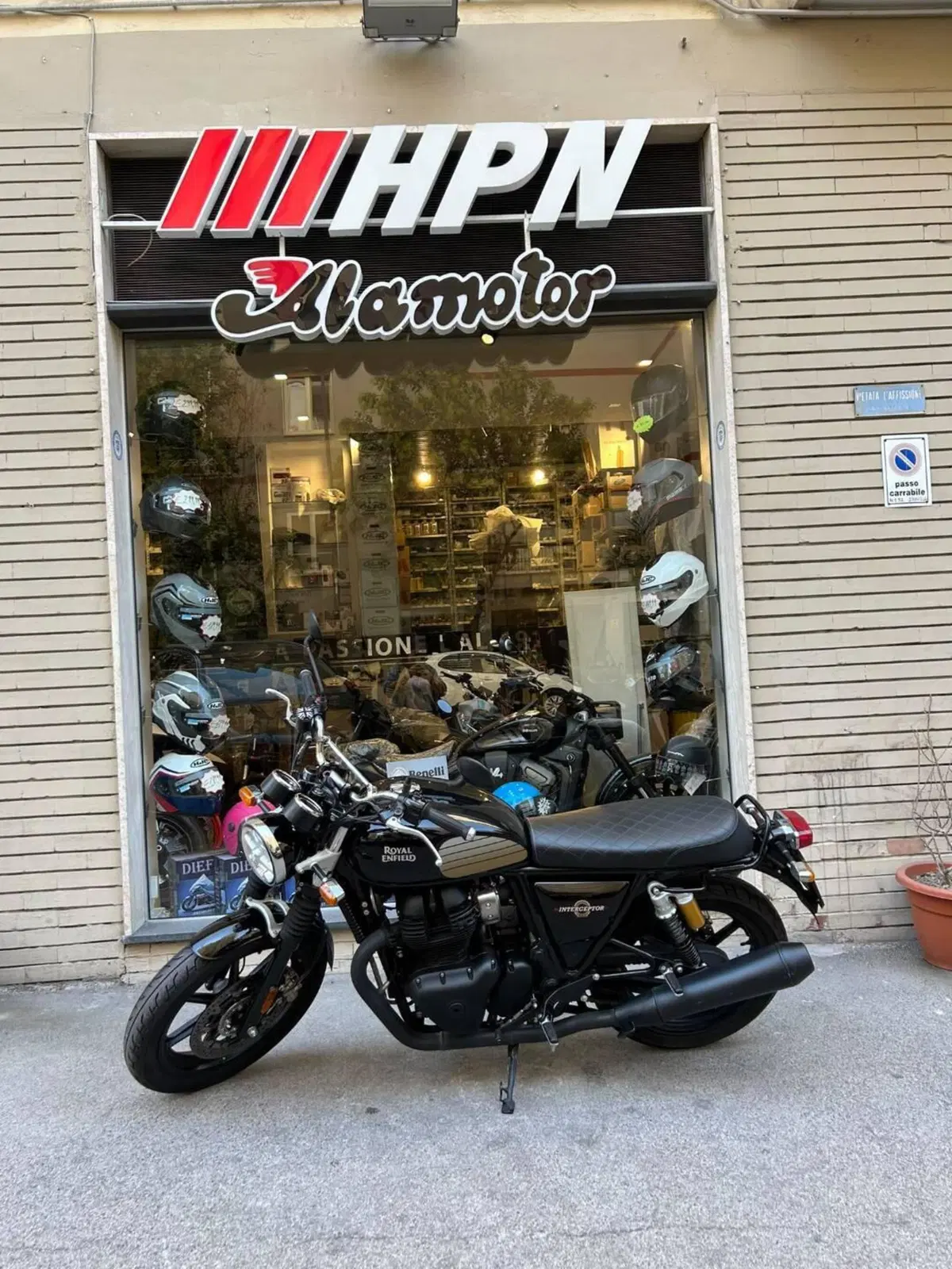 Royal Enfield Interceptor 650 (2021 - 26) (3)