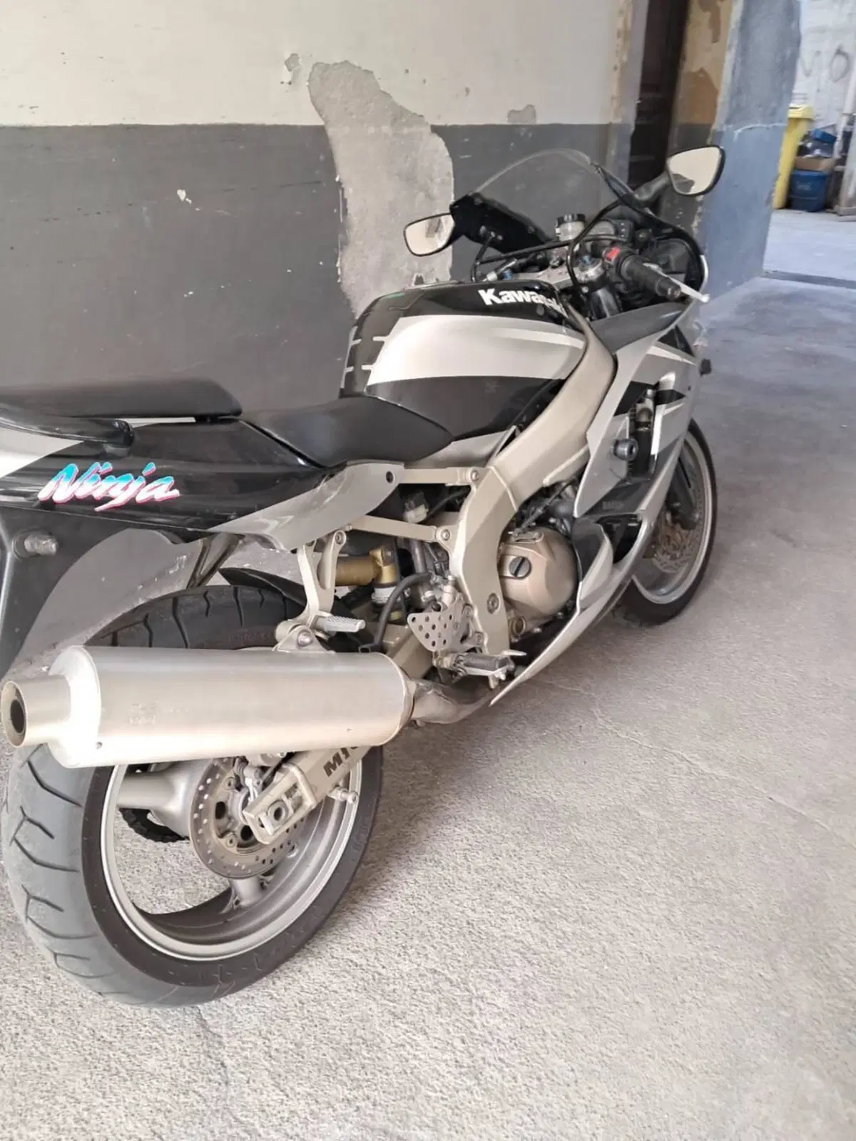 Kawasaki Ninja 600 ZX-6R (2000 - 02) (4)