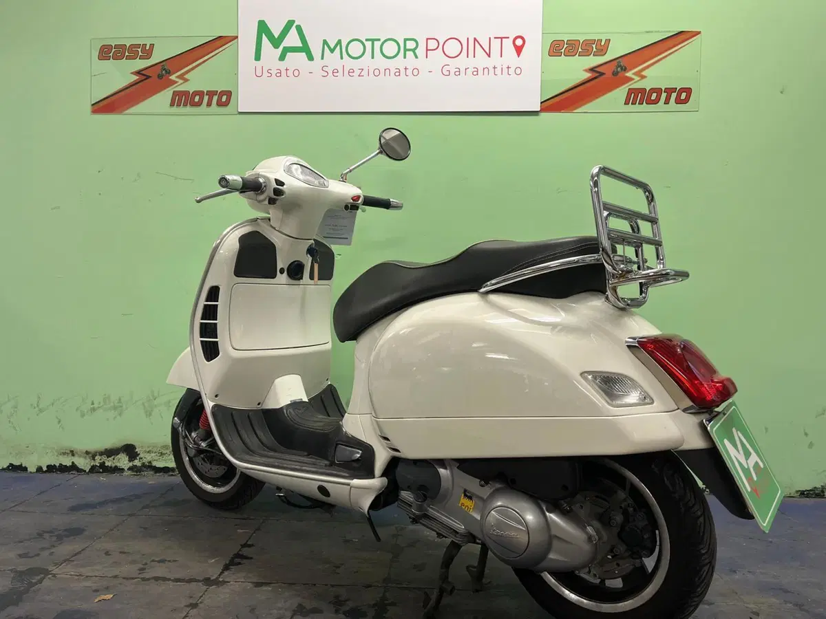Vespa GTS 300 ABS (2014 - 16) (5)