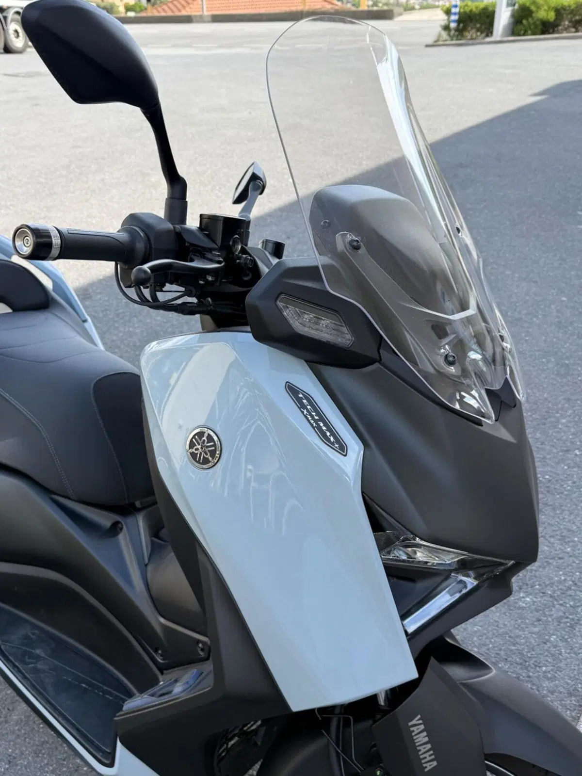 Yamaha X-Max 300 Tech Max+ (2025 - 26) (3)