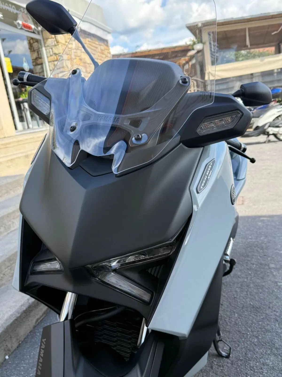 Yamaha X-Max 300 Tech Max+ (2025 - 26) (4)