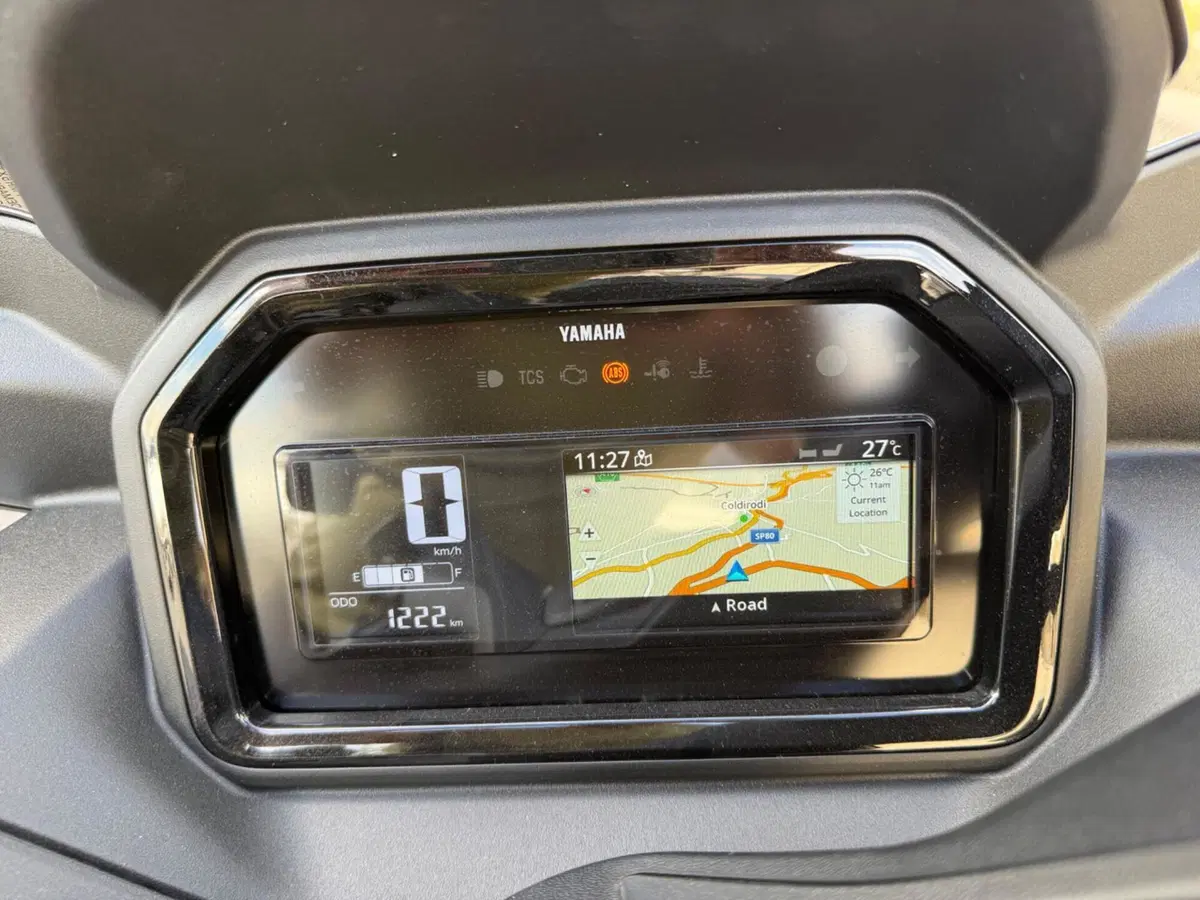 Yamaha X-Max 300 Tech Max+ (2025 - 26) (13)
