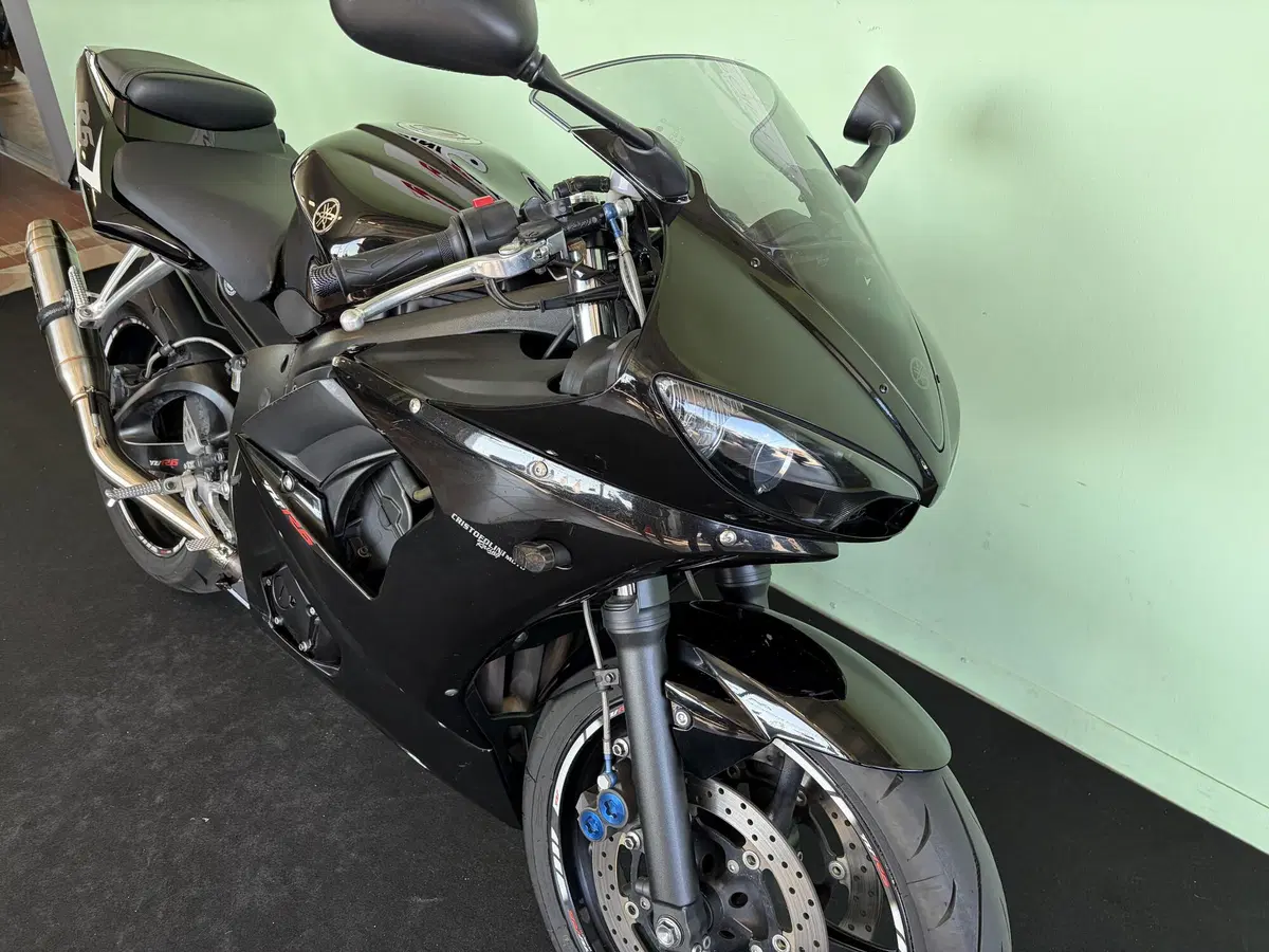 Yamaha YZF R6 (2003 - 04) (11)