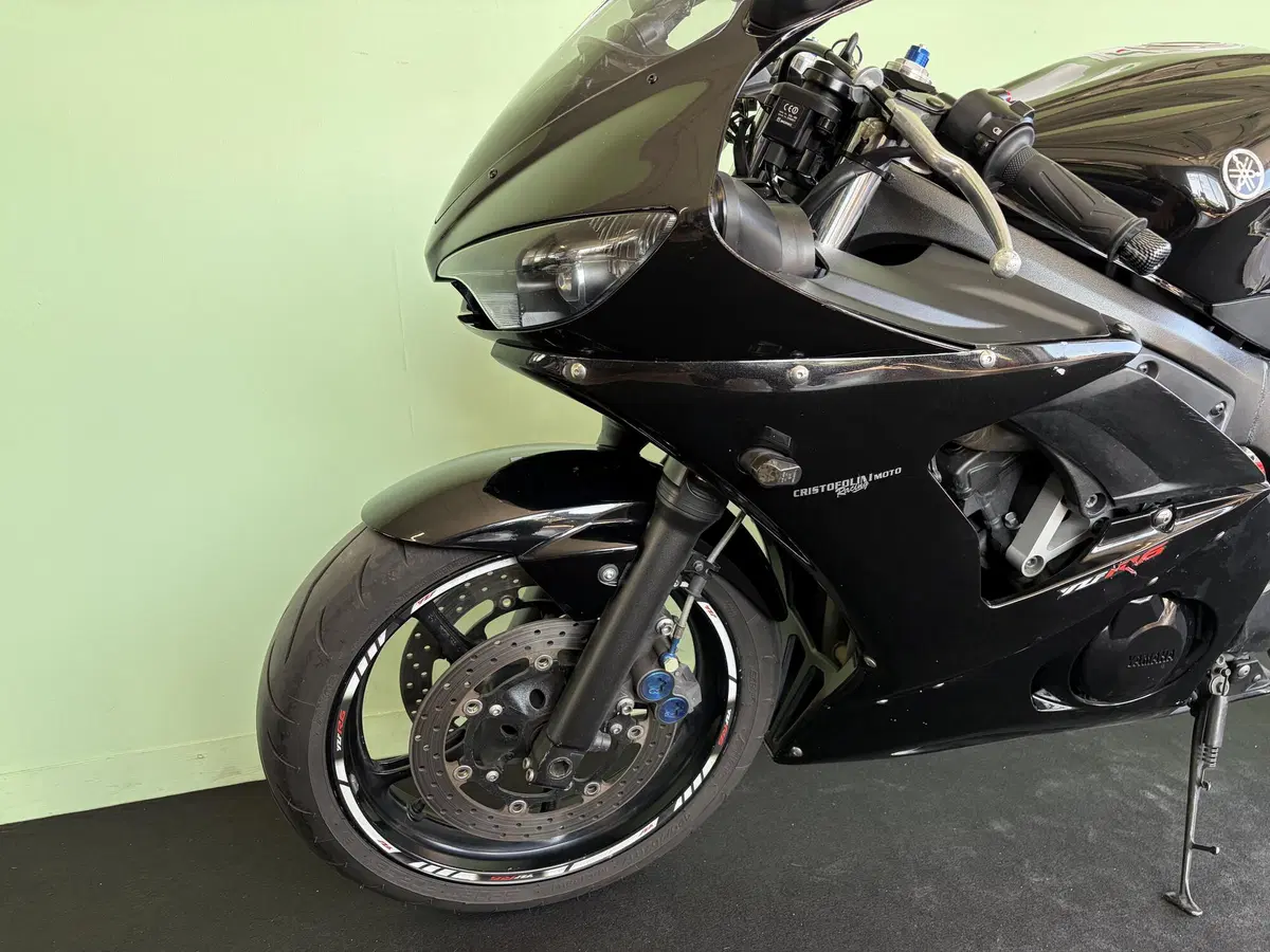 Yamaha YZF R6 (2003 - 04) (14)