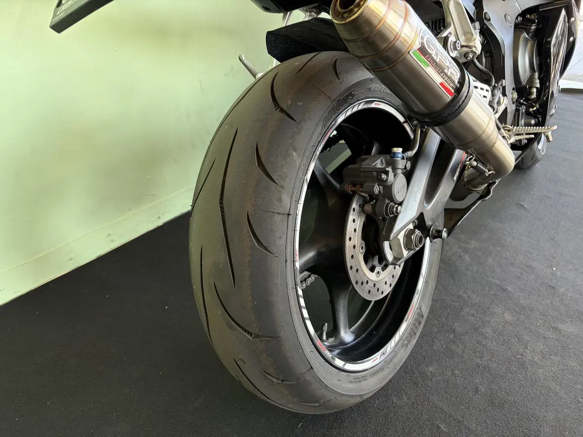 Yamaha YZF R6 (2003 - 04) (19)