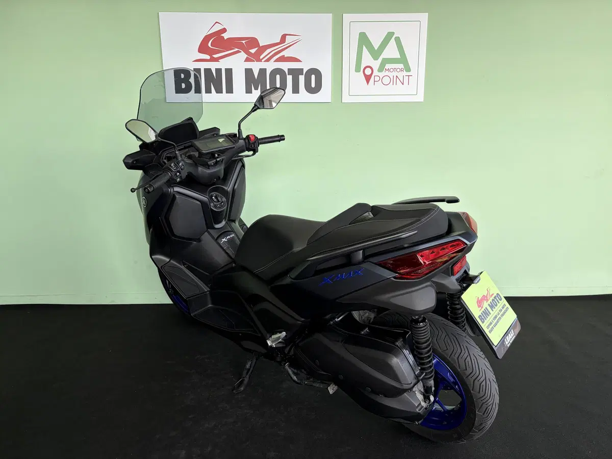Yamaha X-Max 300 Tech Max (2021 - 24) (6)