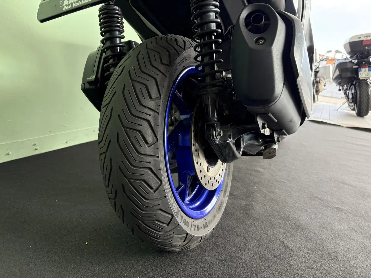 Yamaha X-Max 300 Tech Max (2021 - 24) (18)