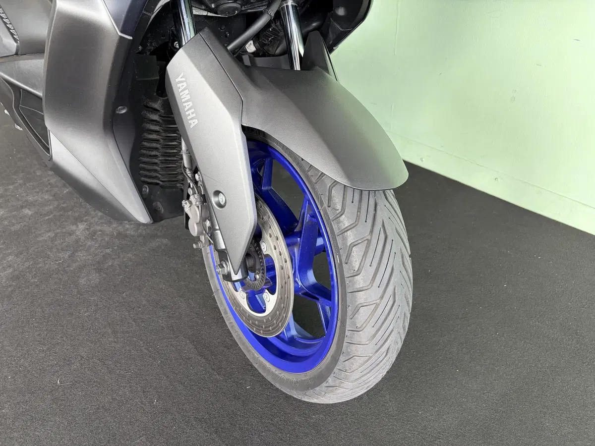 Yamaha X-Max 300 Tech Max (2021 - 24) (19)