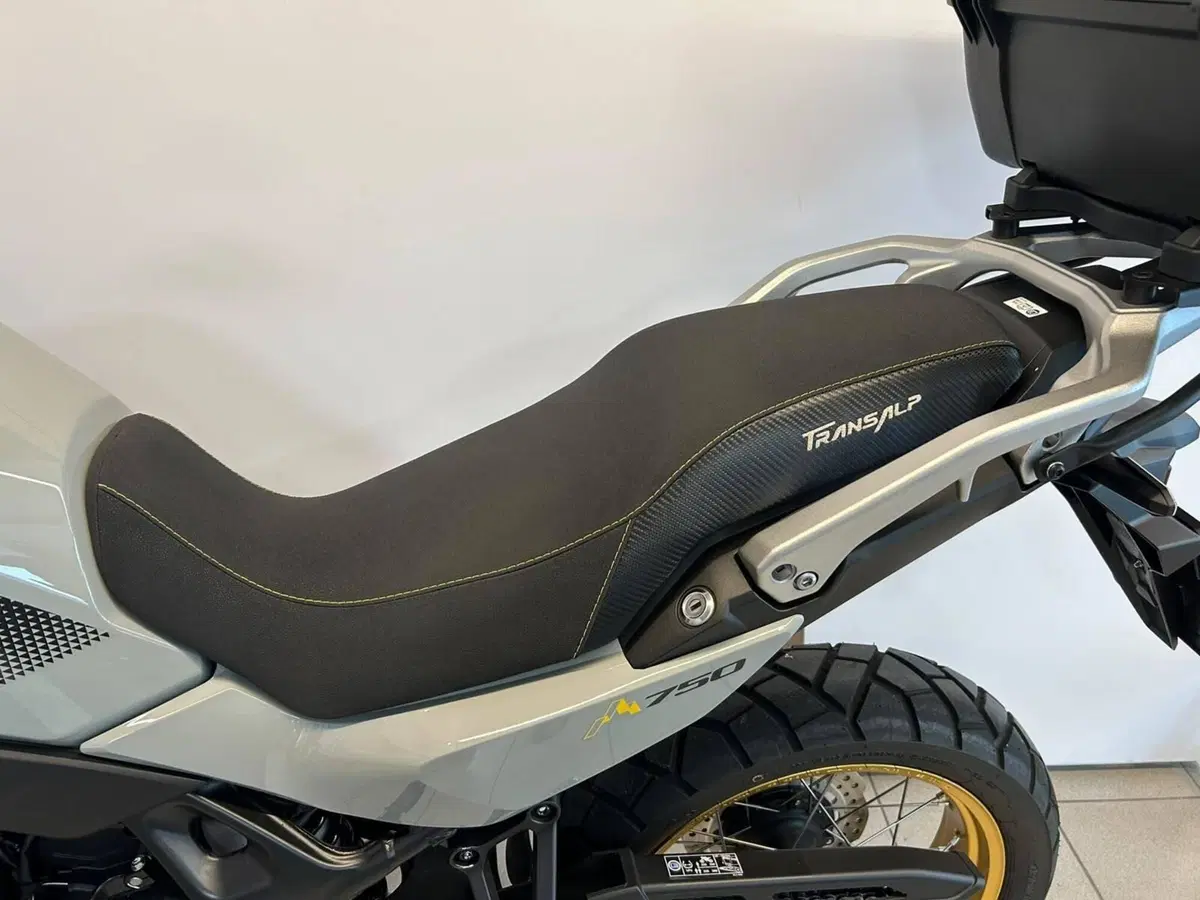 Honda Transalp XL750 (2025) (5)