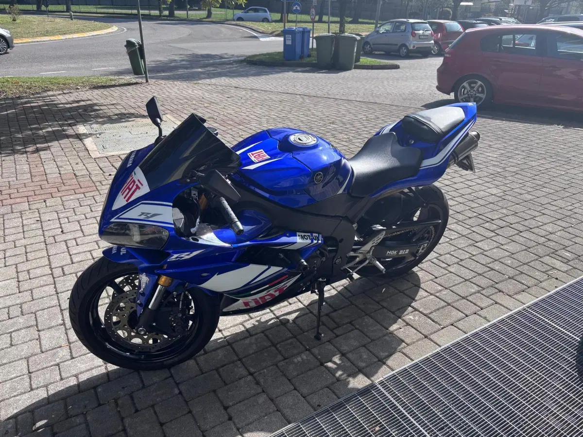 Yamaha YZF R1 (2009 - 11) (2)