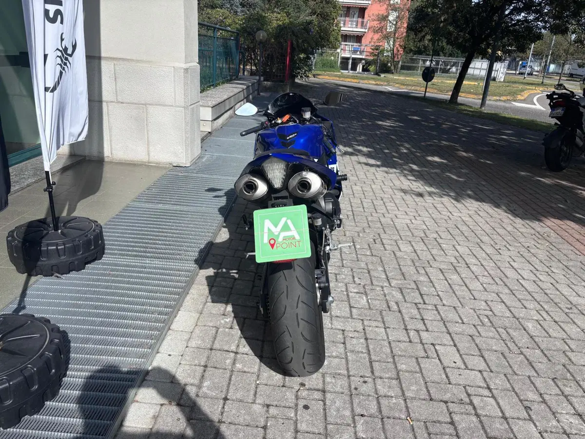 Yamaha YZF R1 (2009 - 11) (4)