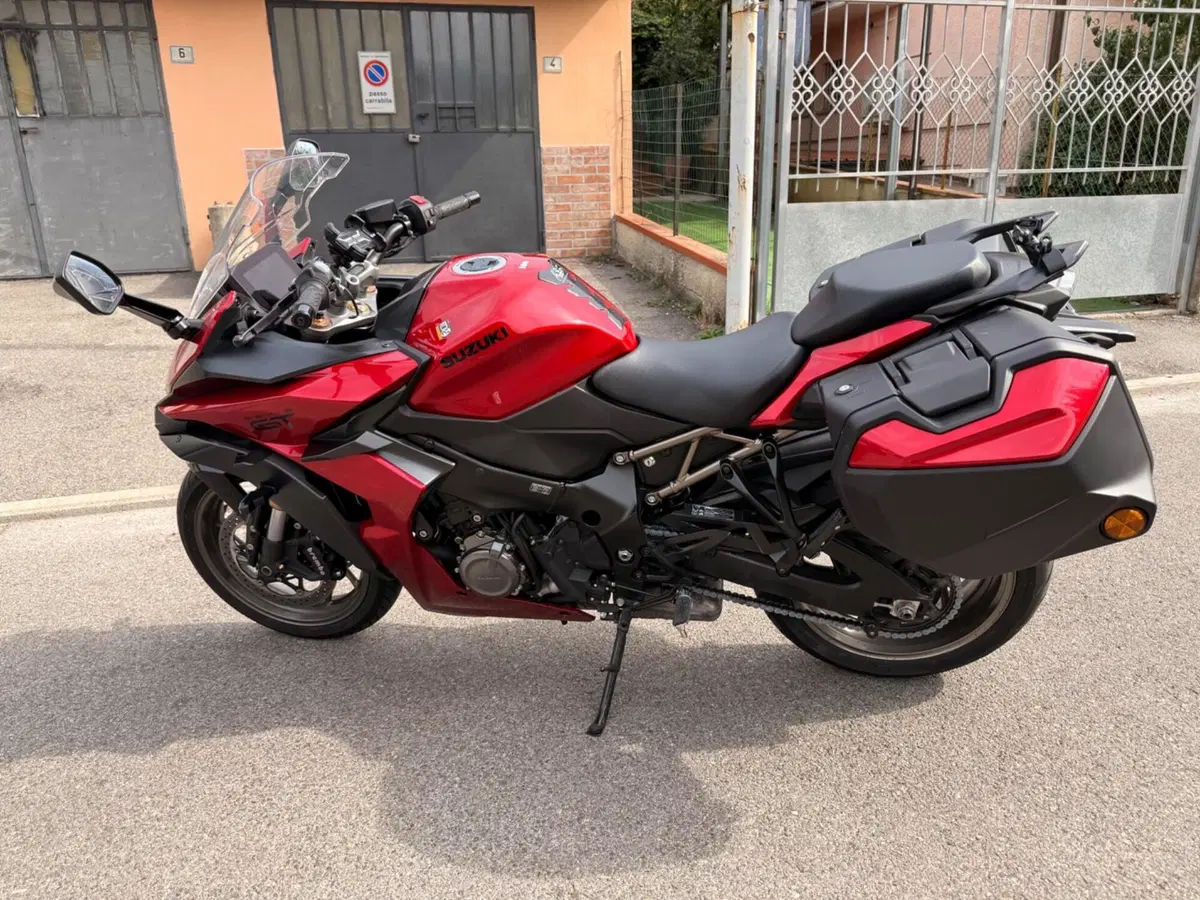 Suzuki GSX-S1000GT (2025 - 26) (5)