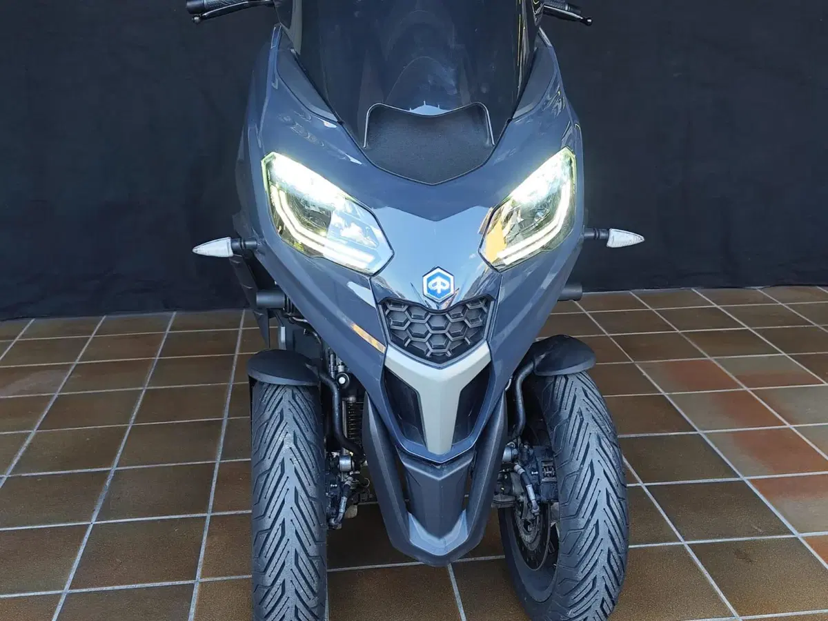 Piaggio MP3 310 (2025 - 26) (3)