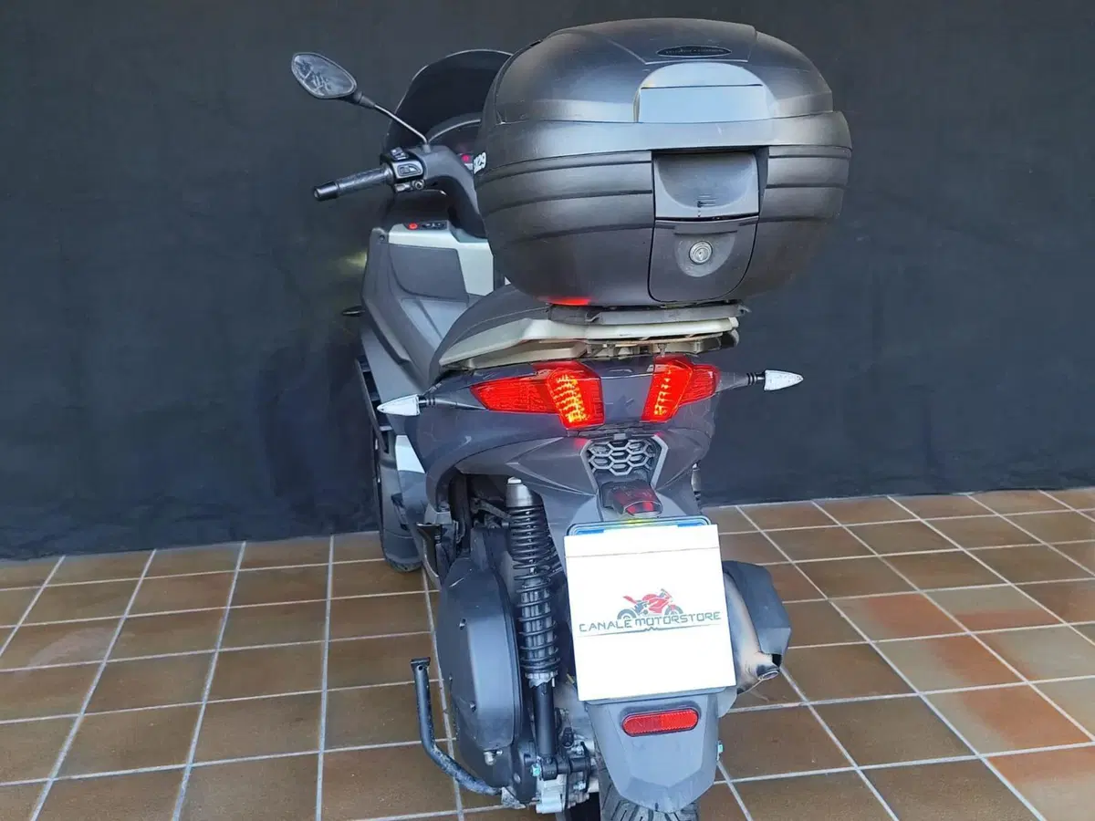 Piaggio MP3 310 (2025 - 26) (4)