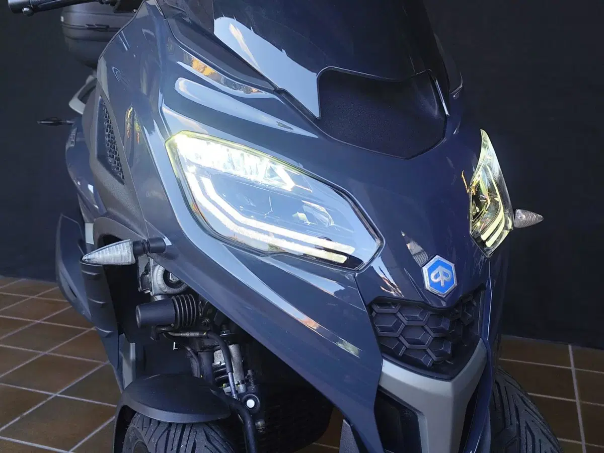 Piaggio MP3 310 (2025 - 26) (9)