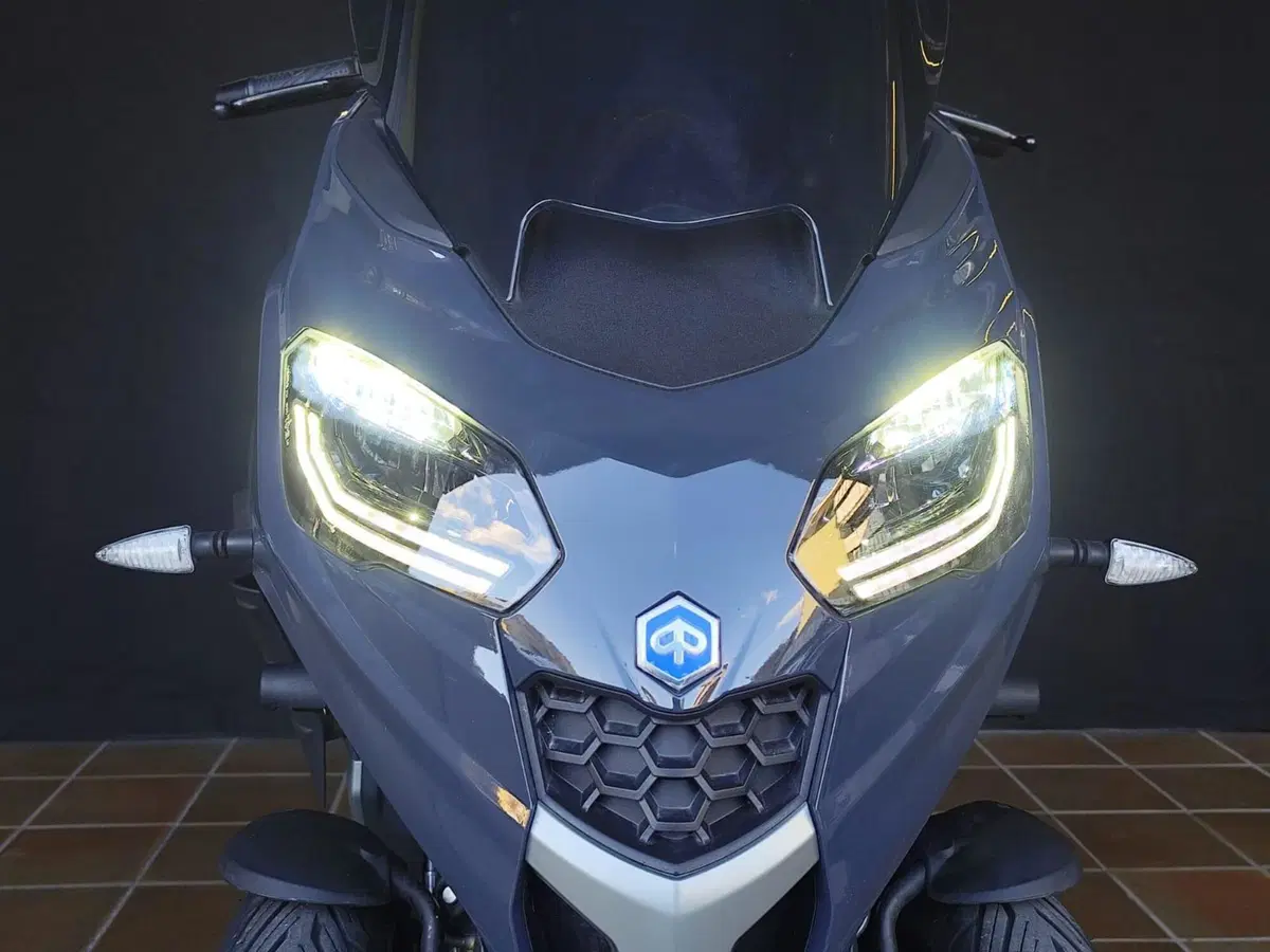 Piaggio MP3 310 (2025 - 26) (10)