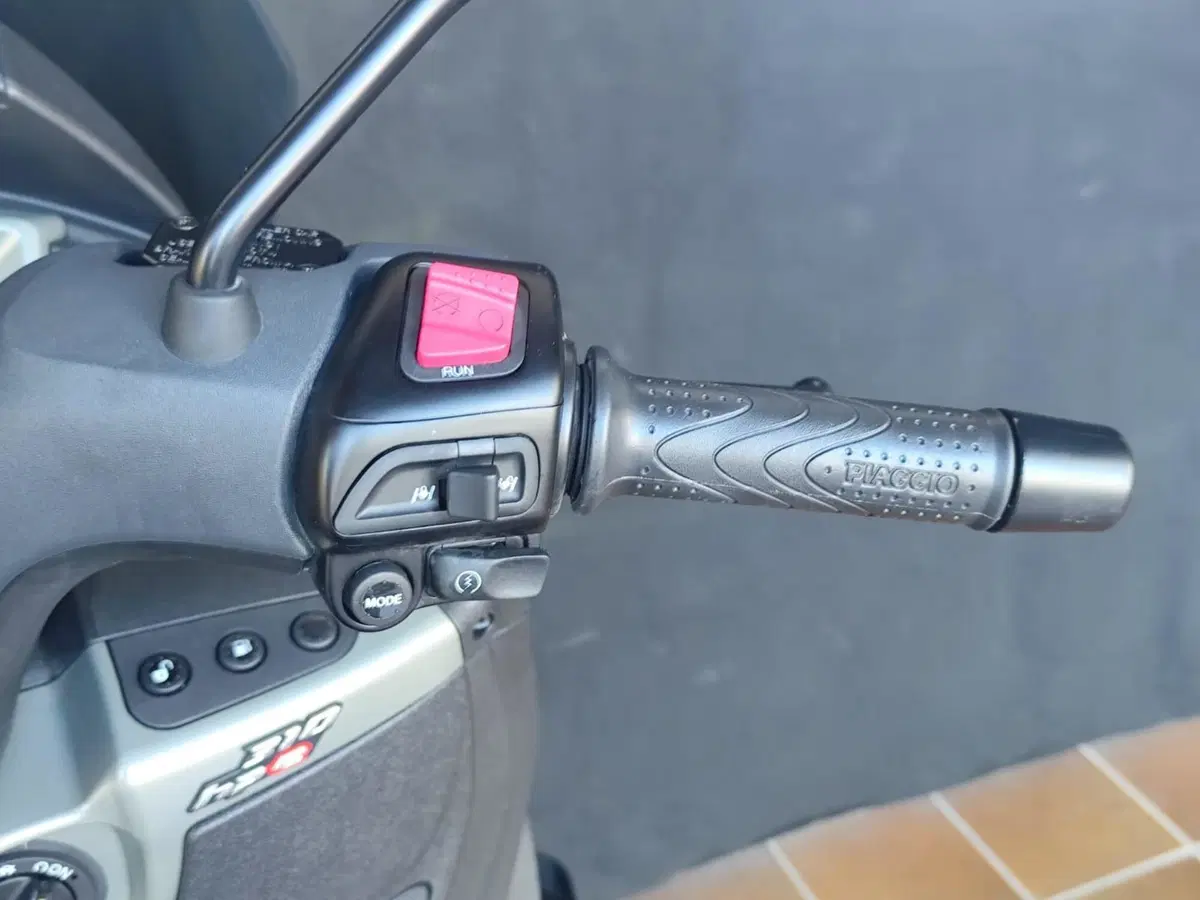 Piaggio MP3 310 (2025 - 26) (15)
