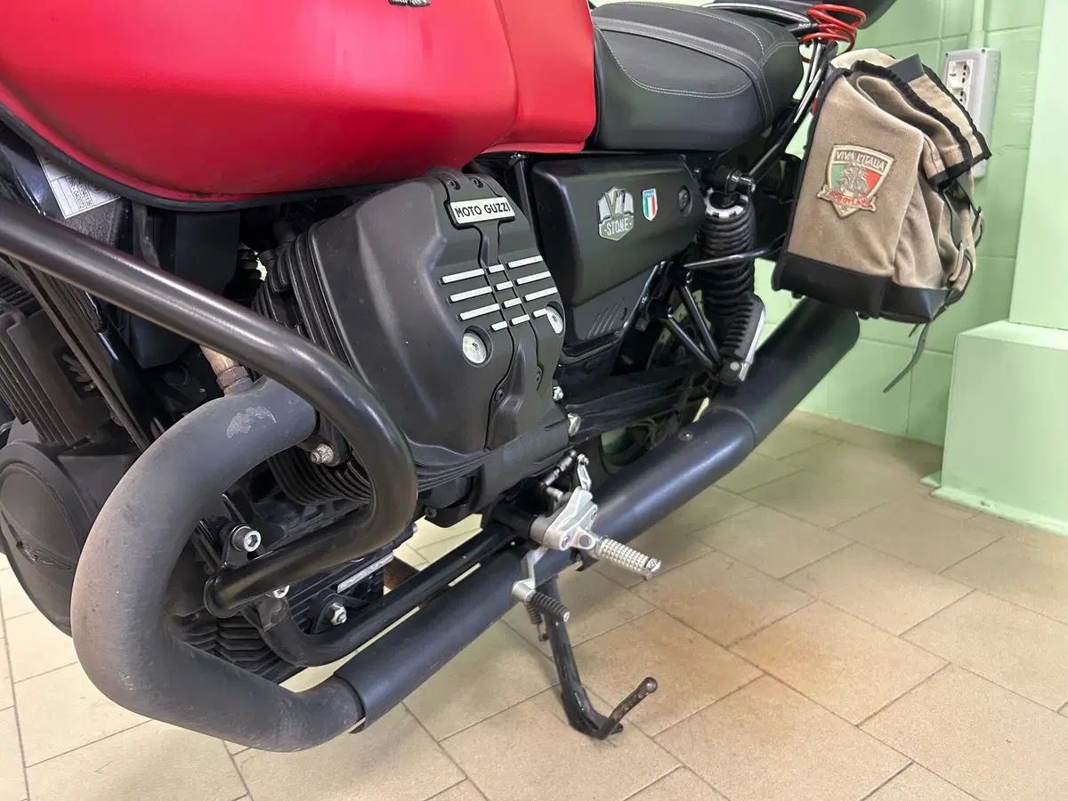 Moto Guzzi V7 850 Stone Special Abs (2021) (12)
