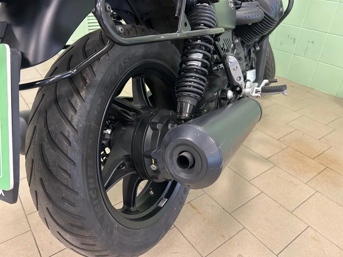 Moto Guzzi V7 850 Stone Special Abs (2021) (18)