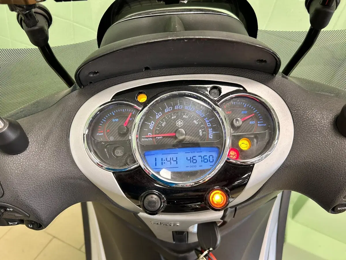 Piaggio Beverly 350 S ABS (2019 - 20) (5)