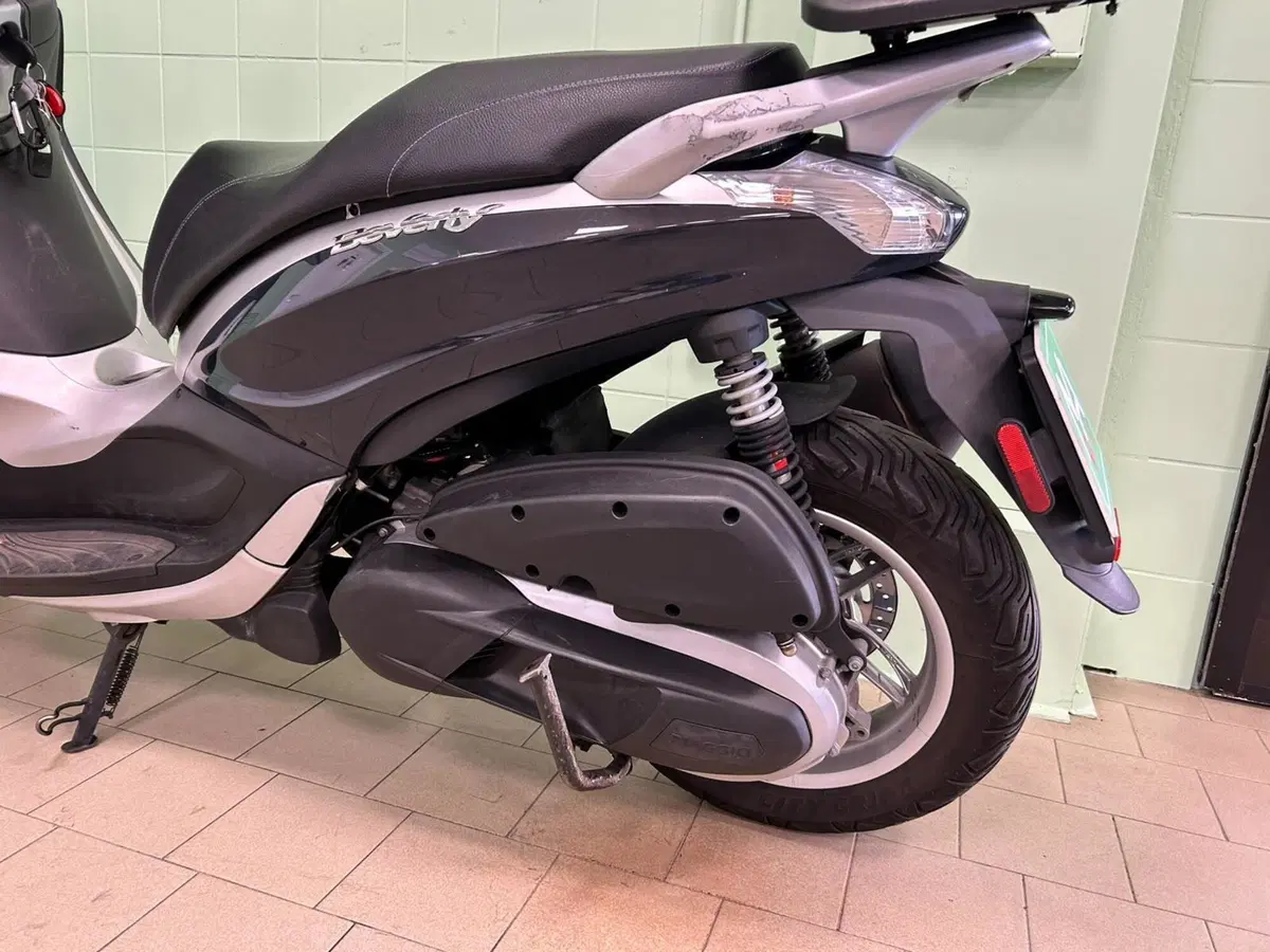 Piaggio Beverly 350 S ABS (2019 - 20) (6)