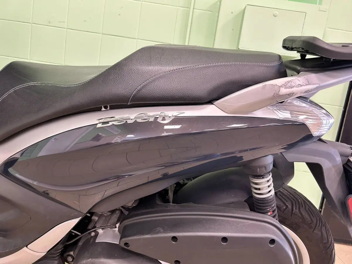 Piaggio Beverly 350 S ABS (2019 - 20) (7)