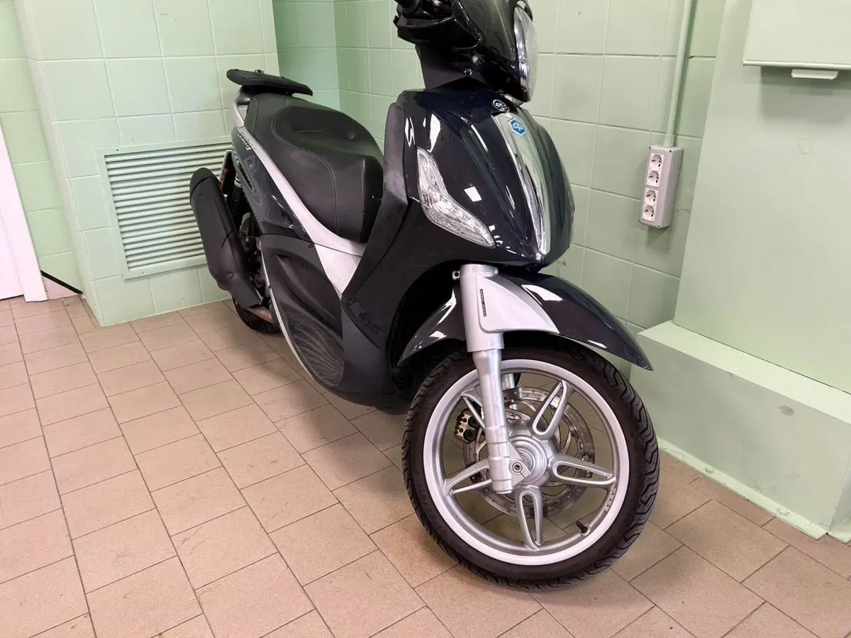 Piaggio Beverly 350 S ABS (2019 - 20) (17)