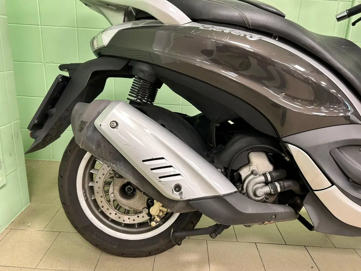 Piaggio Beverly 300 i.e. (2010 - 16) (9)