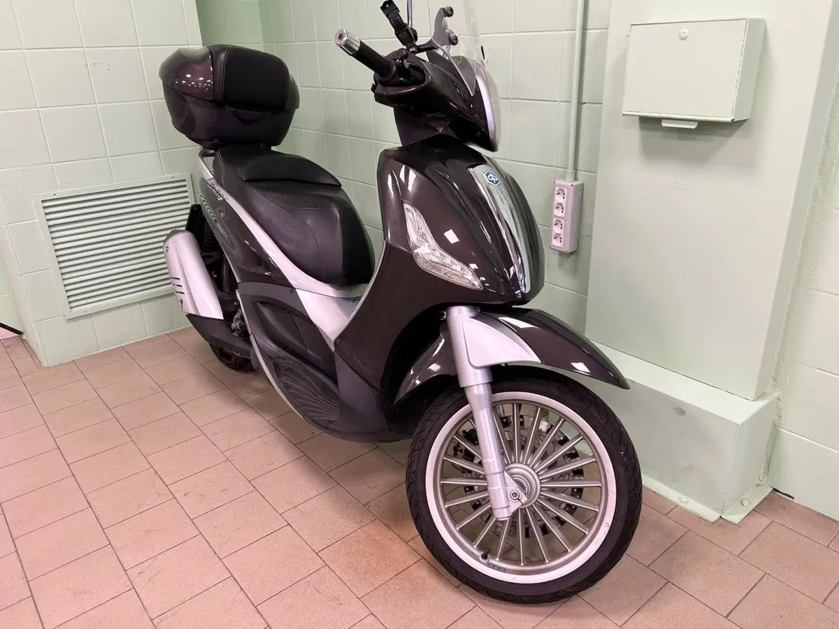 Piaggio Beverly 300 i.e. (2010 - 16) (11)