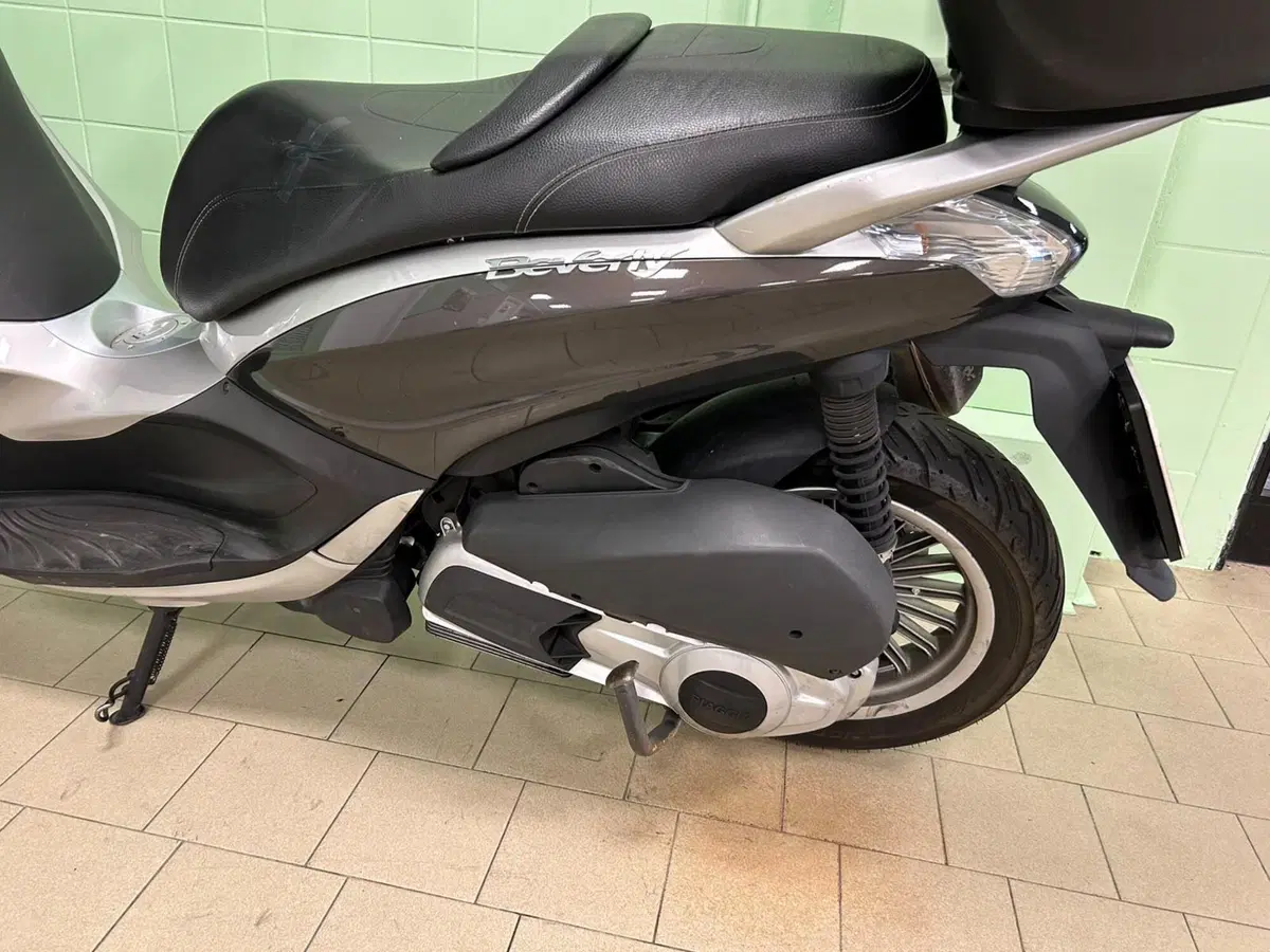 Piaggio Beverly 300 i.e. (2010 - 16) (12)