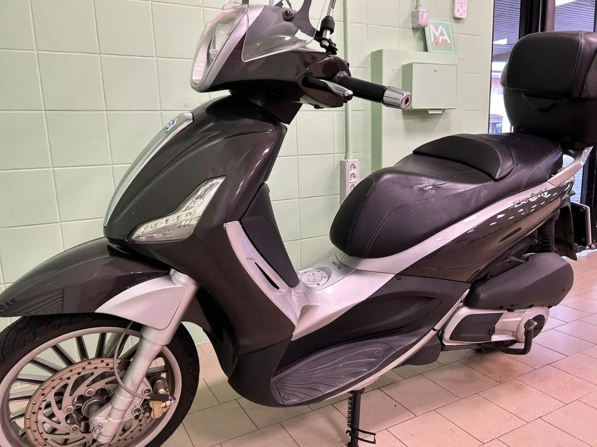 Piaggio Beverly 300 i.e. (2010 - 16) (16)