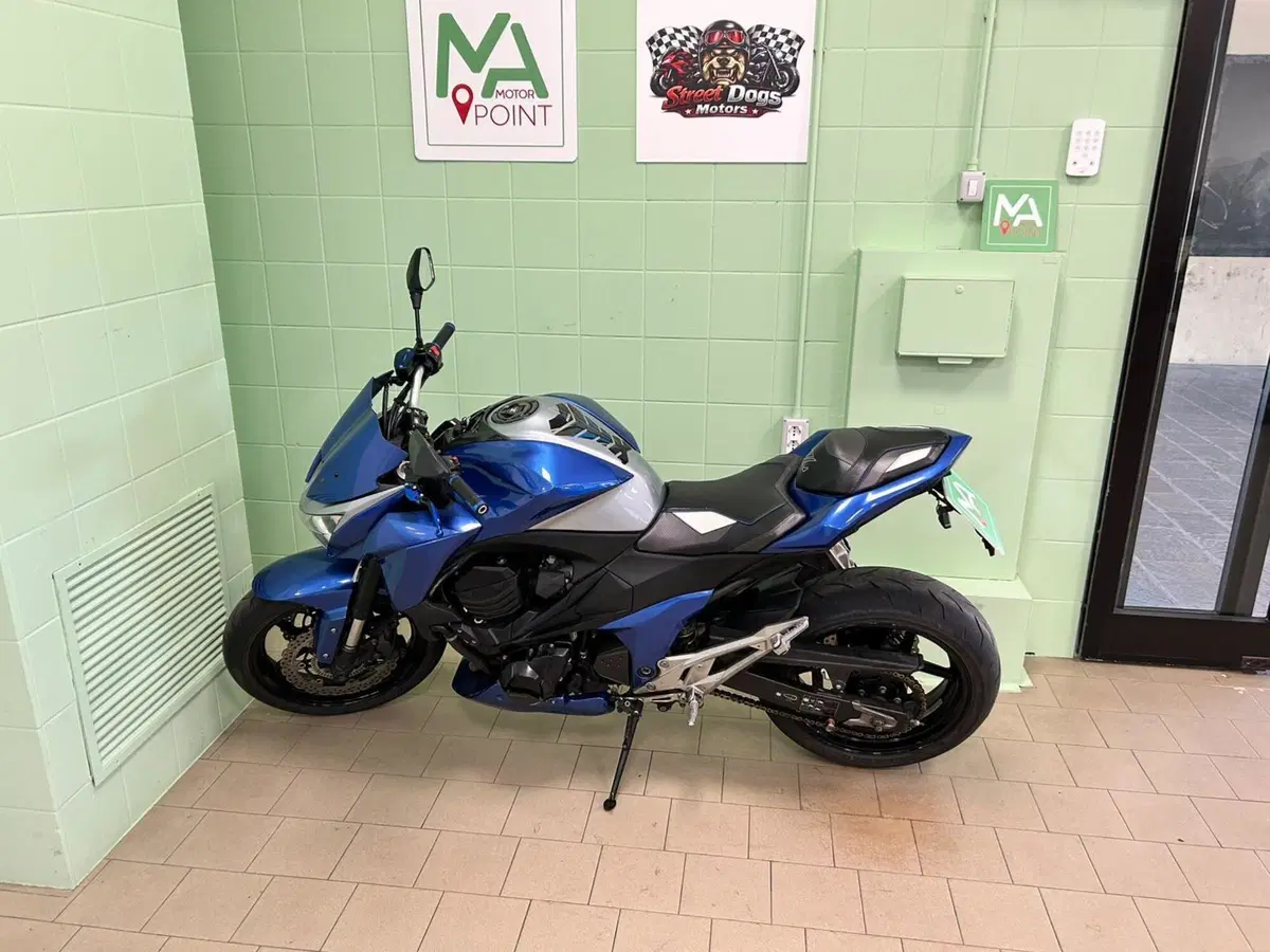 Kawasaki Z 800 ABS (2012 - 16) (2)