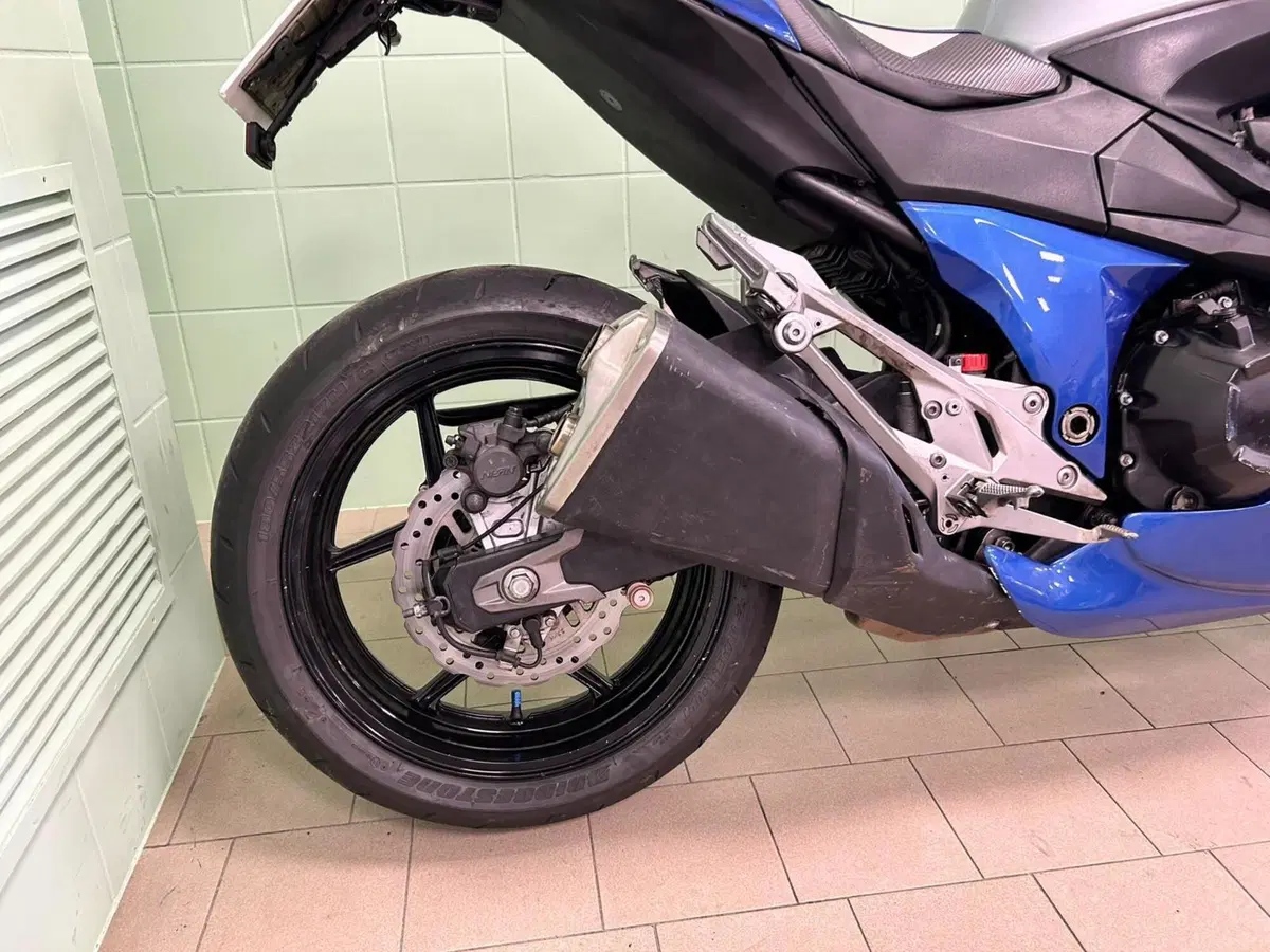 Kawasaki Z 800 ABS (2012 - 16) (19)
