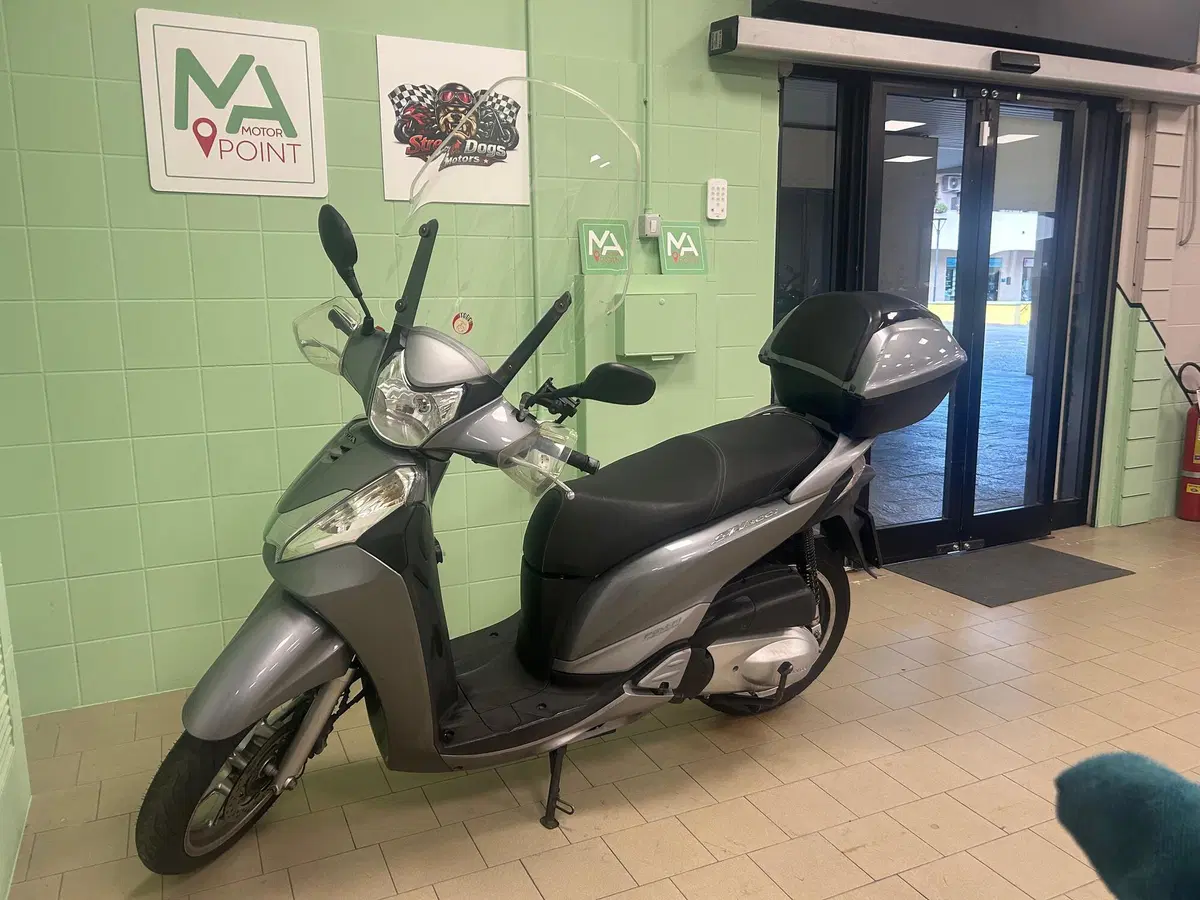 Honda SH 300 i ABS (2013 - 14) (6)