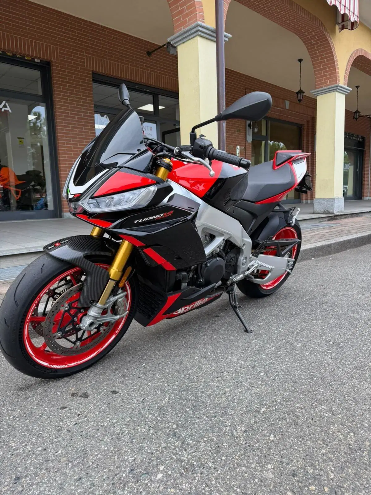 Aprilia Tuono V4 Factory SE-09 SBK (2024) (6)