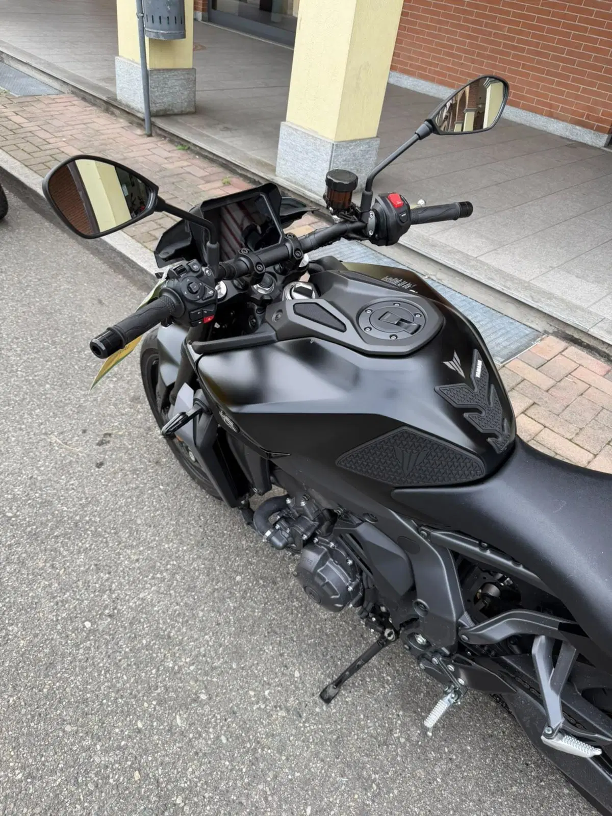 Yamaha MT-09 Y-AMT (2024 - 26) (10)