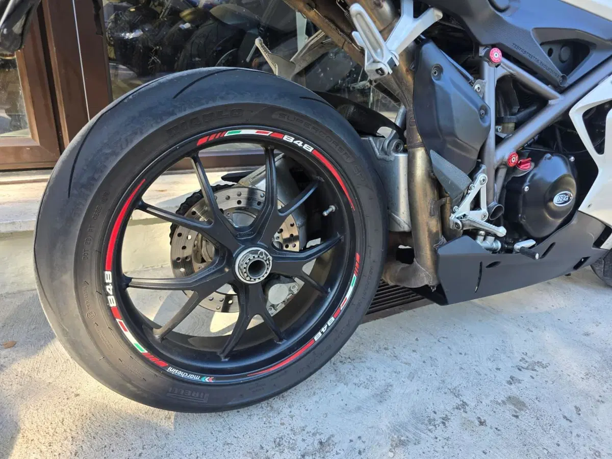 Ducati 848 (2007 - 13) (11)