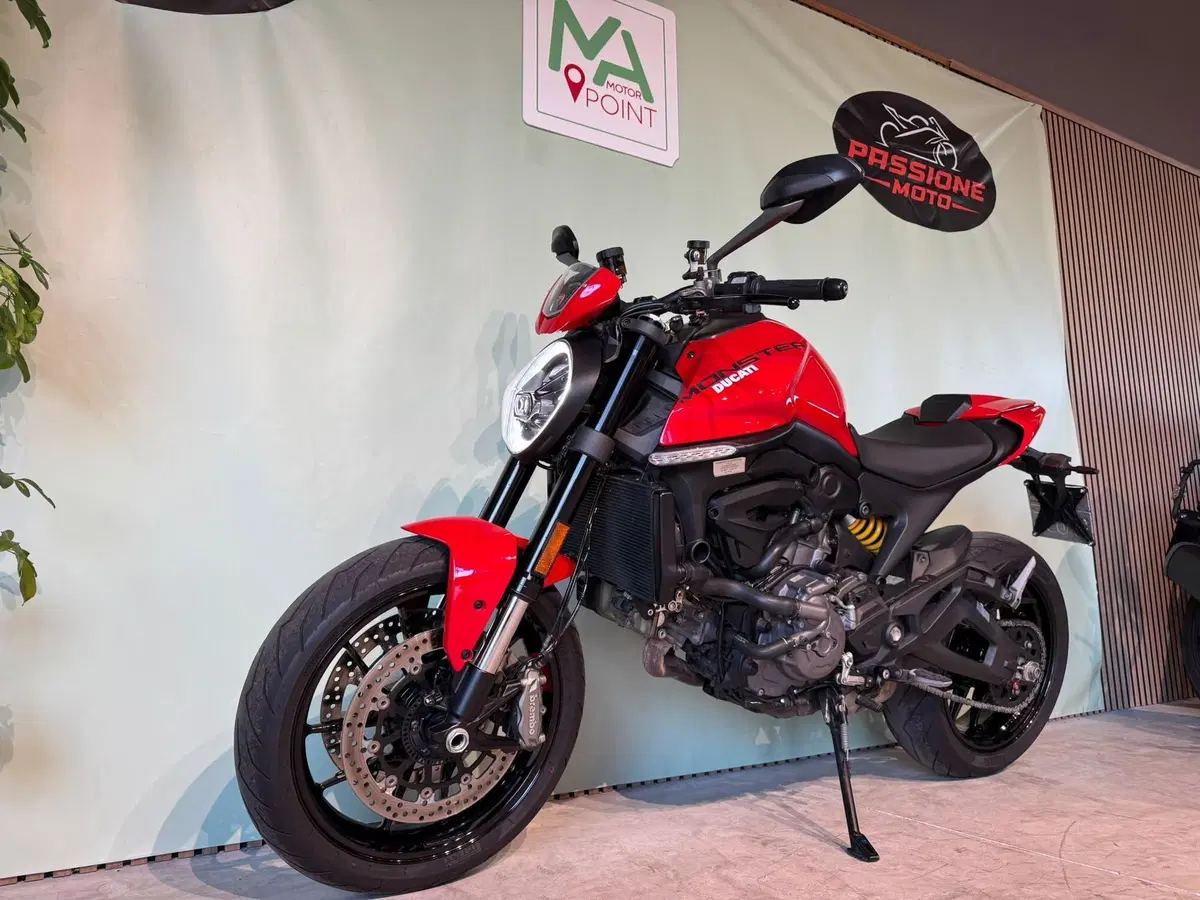 Ducati Monster 937 + (2021 - 25) (2)