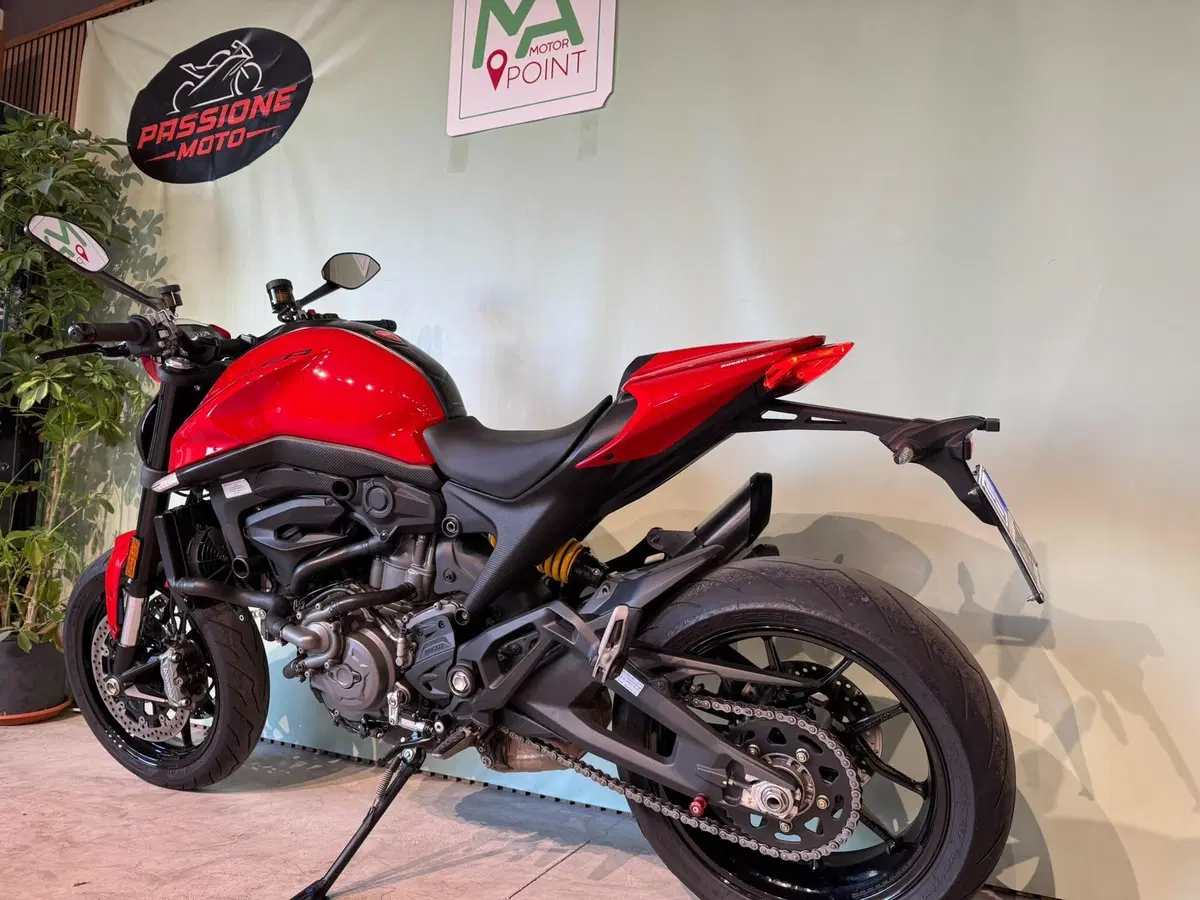 Ducati Monster 937 + (2021 - 25) (3)