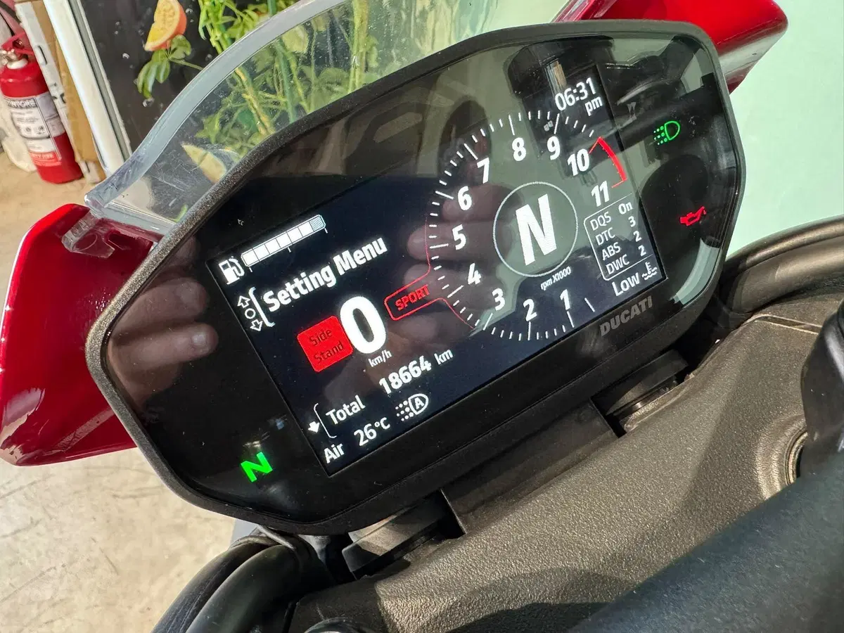 Ducati Monster 937 + (2021 - 25) (5)