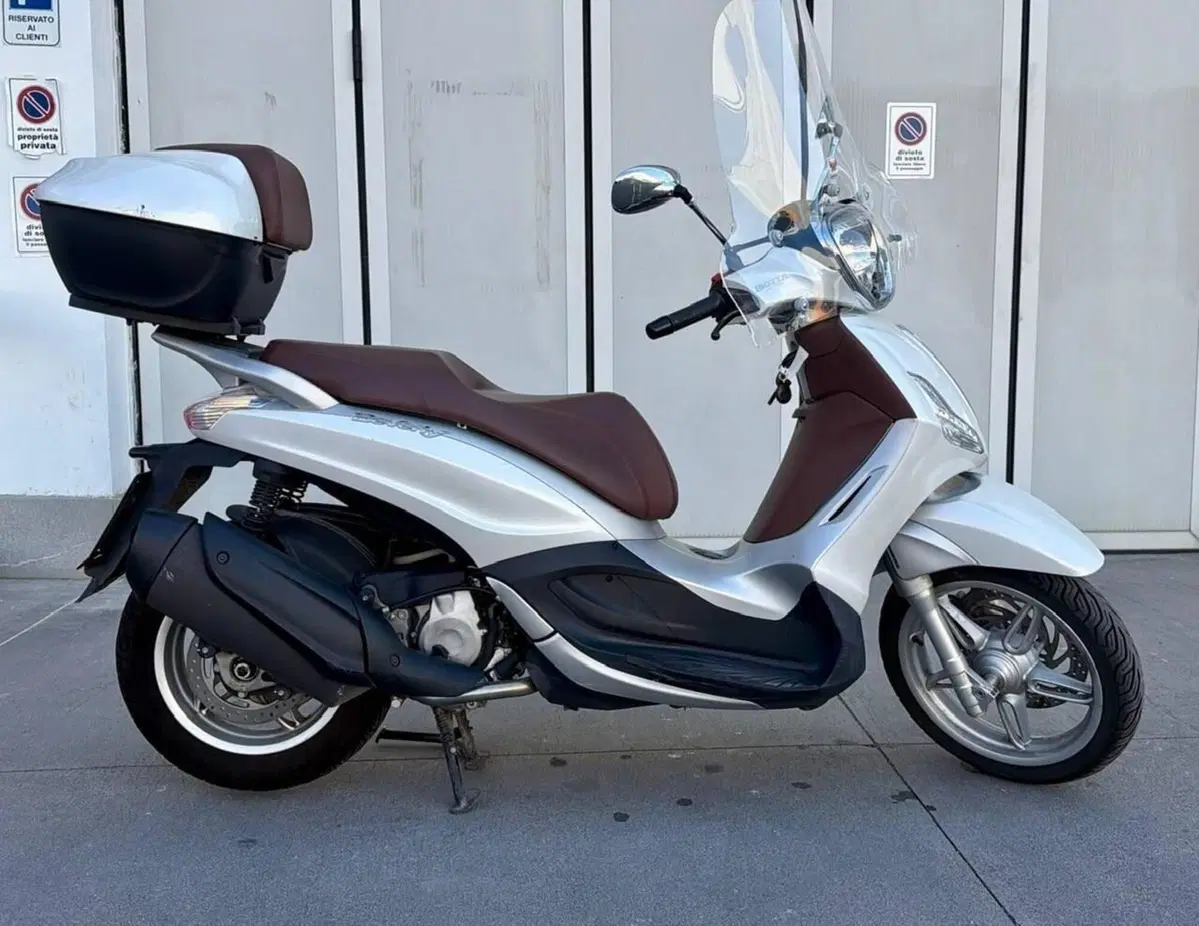 Piaggio Beverly 350 S ABS (2019 - 20) (2)