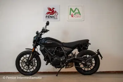 Ducati Scrambler 800 Icon Dark (2025 - 26) usata