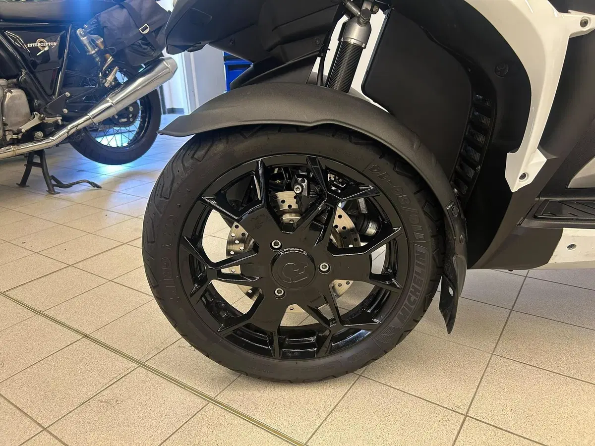 Quadro QV3 350 (2018 - 19) (10)